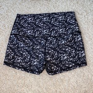 lululemon legging 2in shorts